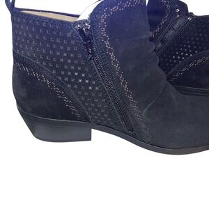 NIB Earth Origins “Collette Cheryl” Black Suede Ankle Boots 9.5 Wide